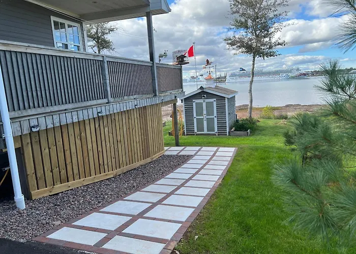 Scenic Harbour View House Waterfront